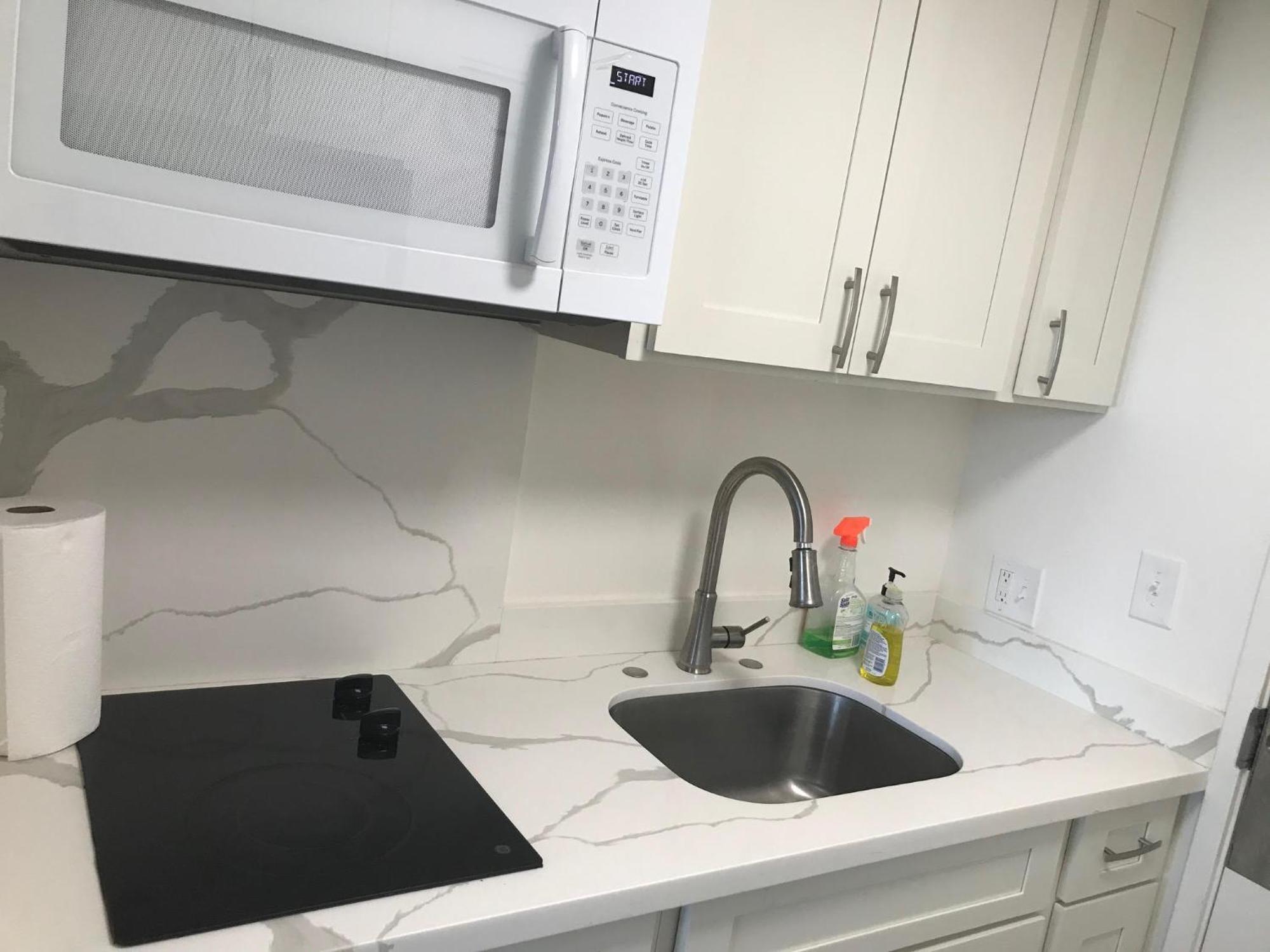 Waikiki Studio Steps To Beach-Mall Free Parking-Wifi Honolulu Room photo